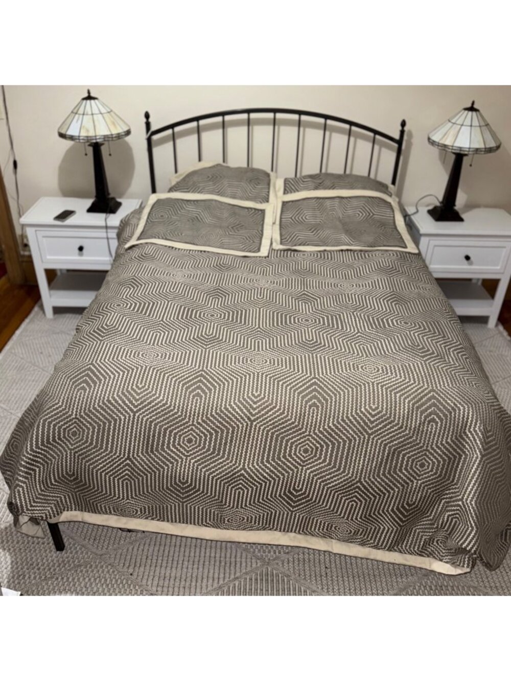 Madison Park Signature Shades of Grey Queen Duvet cover set